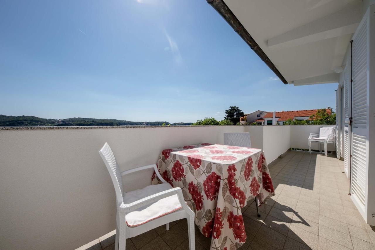 House Subic Apartment Supetarska Draga Exterior photo